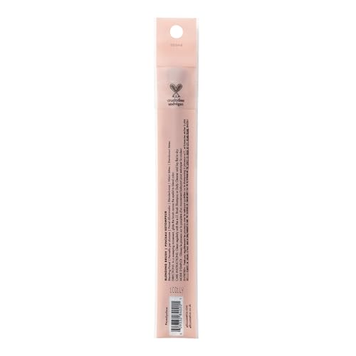 e.l.f. Eyeshadow "C" Brush, Curved Eyeshadow Brush For Blending & Diffusing, Helps Create The Perfect Smoky Eye, Vegan & Cruelty-Free
