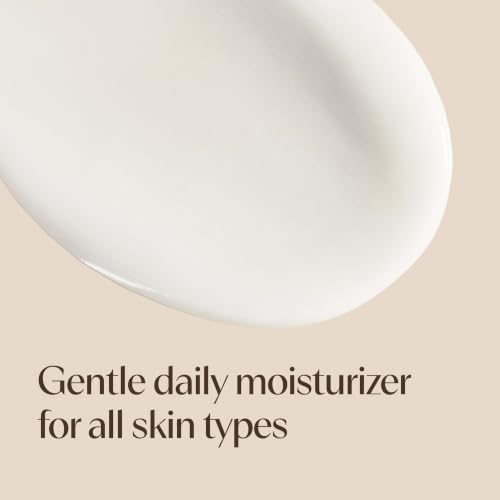 Aveeno Positively Radiant Daily Face Moisturizer with SPF 15 Sunscreen, Hydrating Face Lotion with Soy Extract to Improve Skin Tone and Texture, Hypoallergenic Formula, Oil-Free, 4 Fl Oz