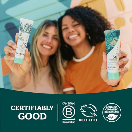 Badger Mineral Daily Sunscreen with Zinc Oxide, SPF 30, Lightweight & Easy to Apply w/No White Cast, Moisturizing Organic Sunscreen, Reef Safe, Vegan, Unscented, 4 fl oz