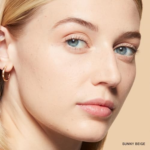 Bobbi Brown Sheer Finish Pressed Powder | Oil-Absorbing, Mattifying Setting Powder for All-Day Shine Control | Includes Puff, 0.32 Ounce, Sunny Beige