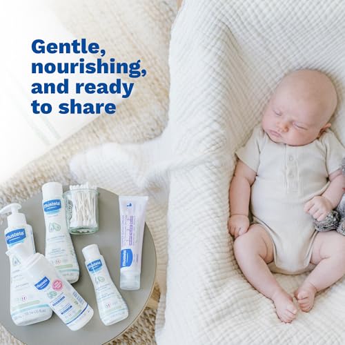 Mustela Newborn Arrival Gift Set - Baby Skincare & Bath Time Essentials - Natural & Plant Based - 5 Items Set