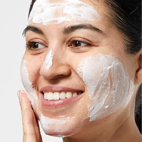 Clinique 7 Day Daily Gentle Face Exfoliator Lightweight Scrub Cream For All Skin Types | Mild Face Scrub With Silica | Exfoliating + Refining, 3.4 Fl Oz