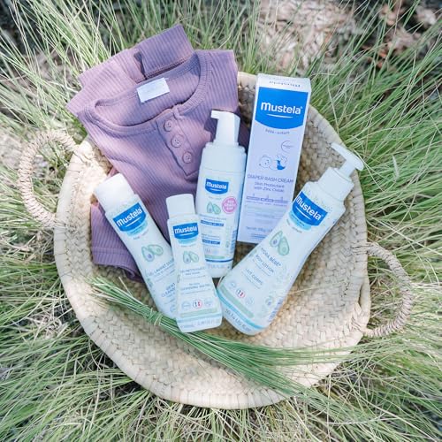 Mustela Newborn Arrival Gift Set - Baby Skincare & Bath Time Essentials - Natural & Plant Based - 5 Items Set