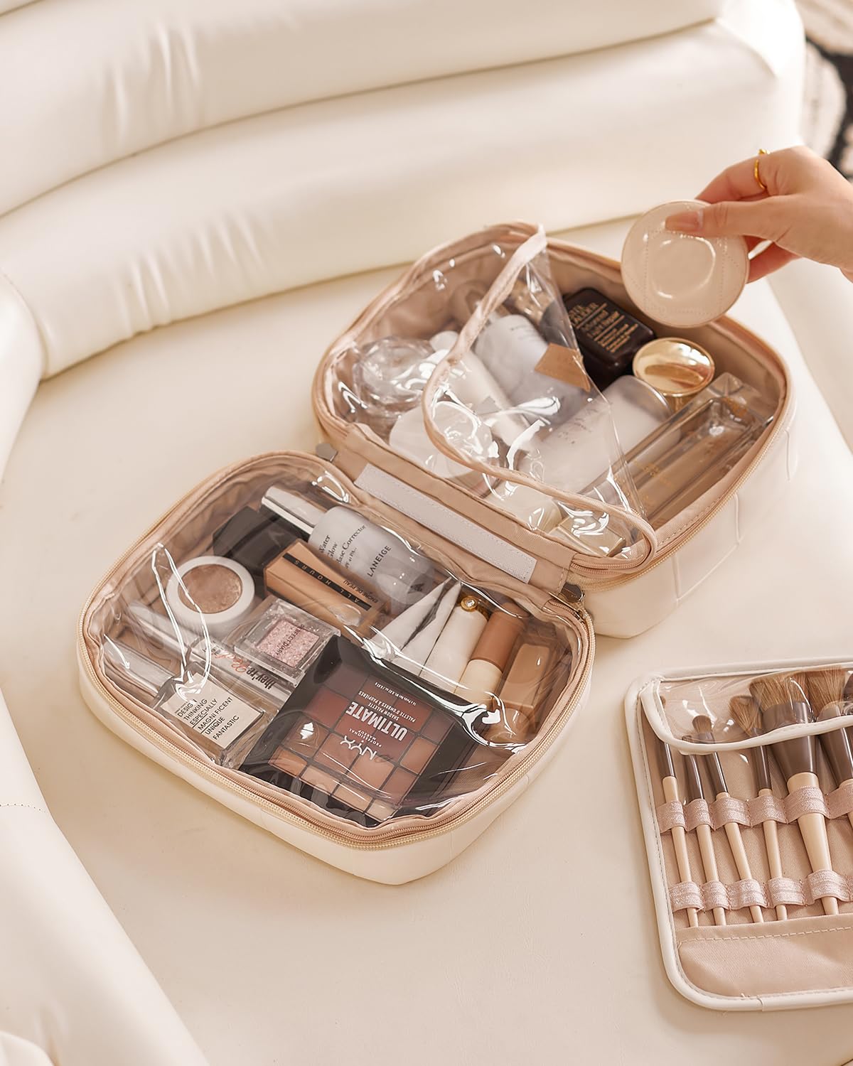 EACHY Travel Makeup Bag, Large Capacity Cosmetic Bags for Women, Waterproof PU Leather Make Up Bag with Makeup Brush Organizer (Checkered-White)