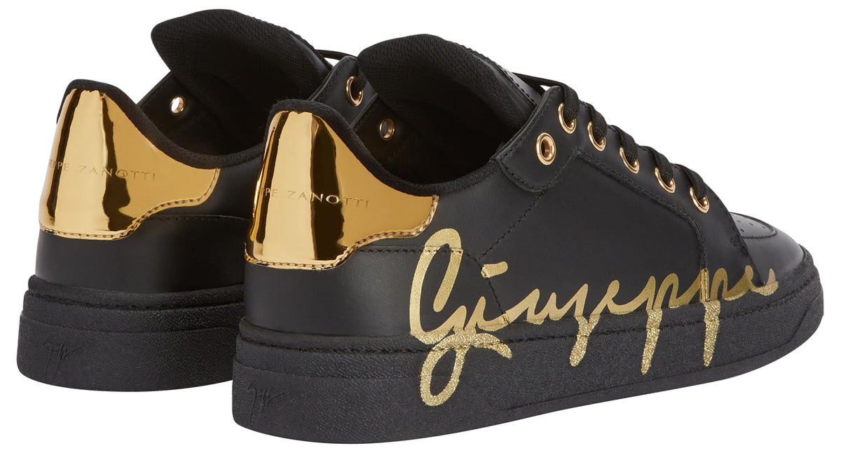 GZ94 Low Top Sneakers, 10, Black