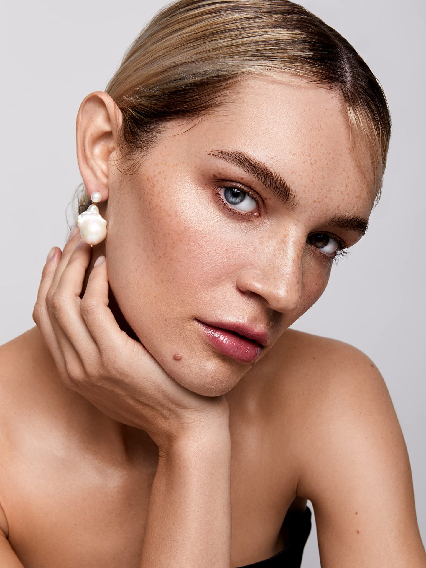 Mateo New York, Duality Pearl Earring, Yellow Gold