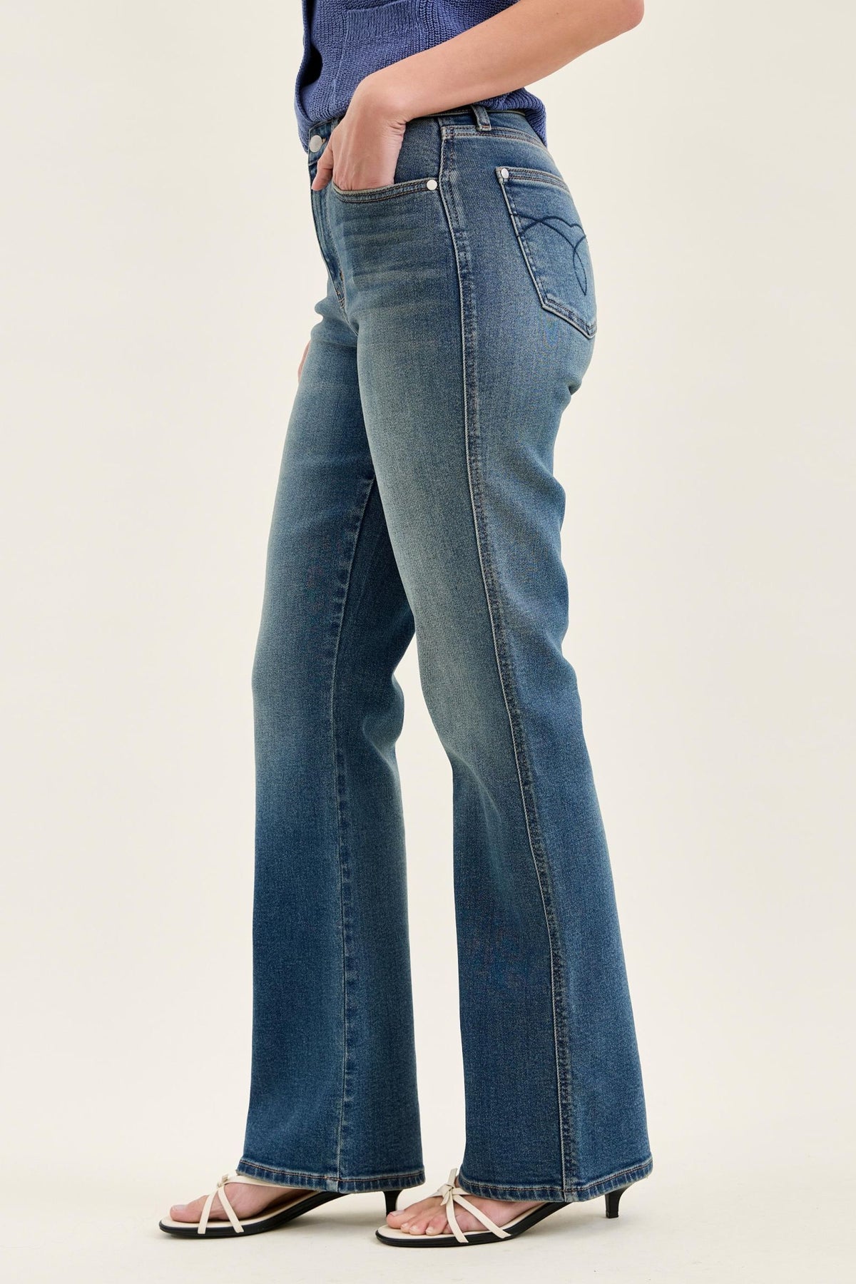 Judy Blue Mid Rise Alex Bootcut Jeans for Women – Vintage Wash Stretch Denim, Classic Fit, 32" Inseam
