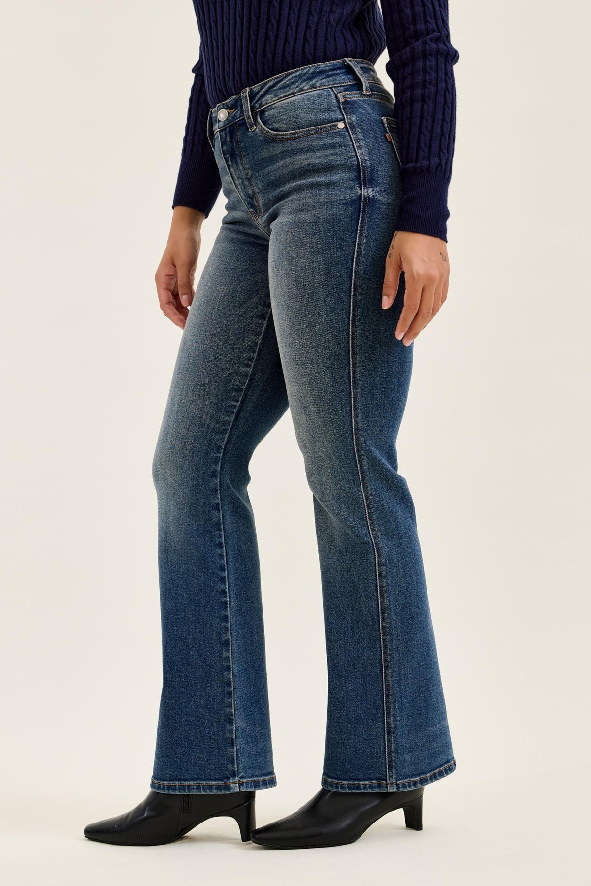 Judy Blue Mid Rise Daisy Bootcut Jeans – Dusk Rider Indigo Inseam 32"